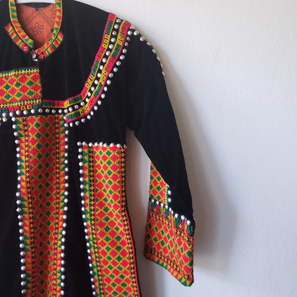 Taiwanese Aboriginal Tribal Wedding Tunic - Picture 4 of 8